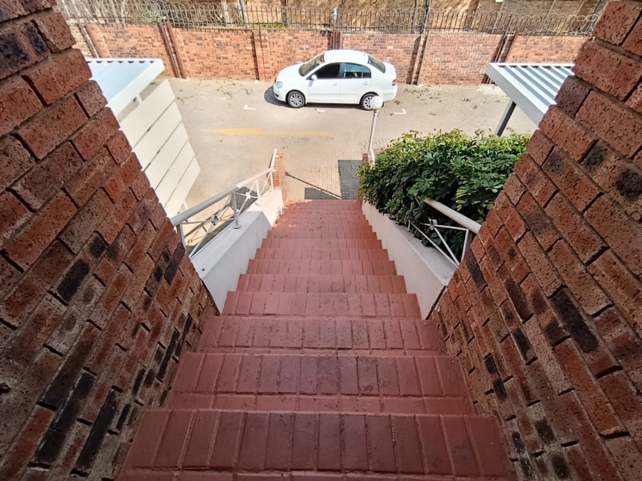 2 Bedroom Property for Sale in Langenhovenpark Free State